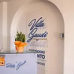 Gaudi - Vicens Prázdninový dům Sant Isidoro (Apulia)