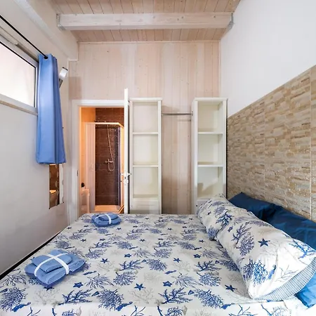 Holiday home Gaudi - Vicens Sant Isidoro (Apulia)
