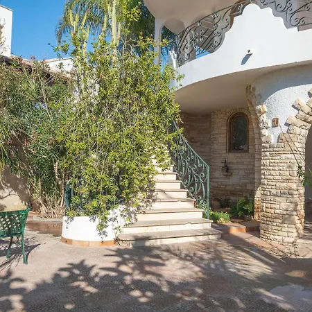 Gaudi - Vicens Sant Isidoro (Apulia)