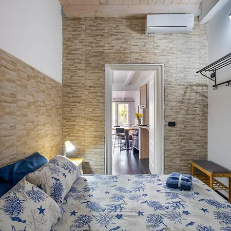 Gaudi - Vicens Holiday home Sant Isidoro (Apulia)